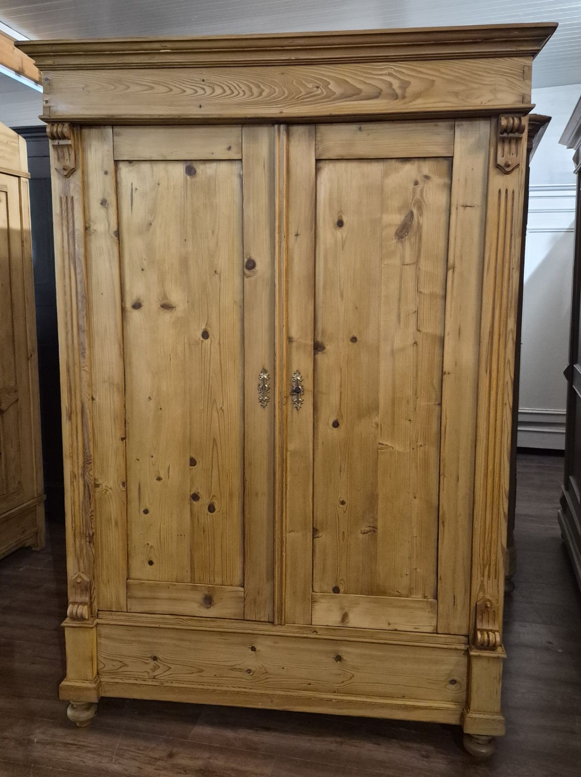 Antiker Schrank Weichholz um 1880