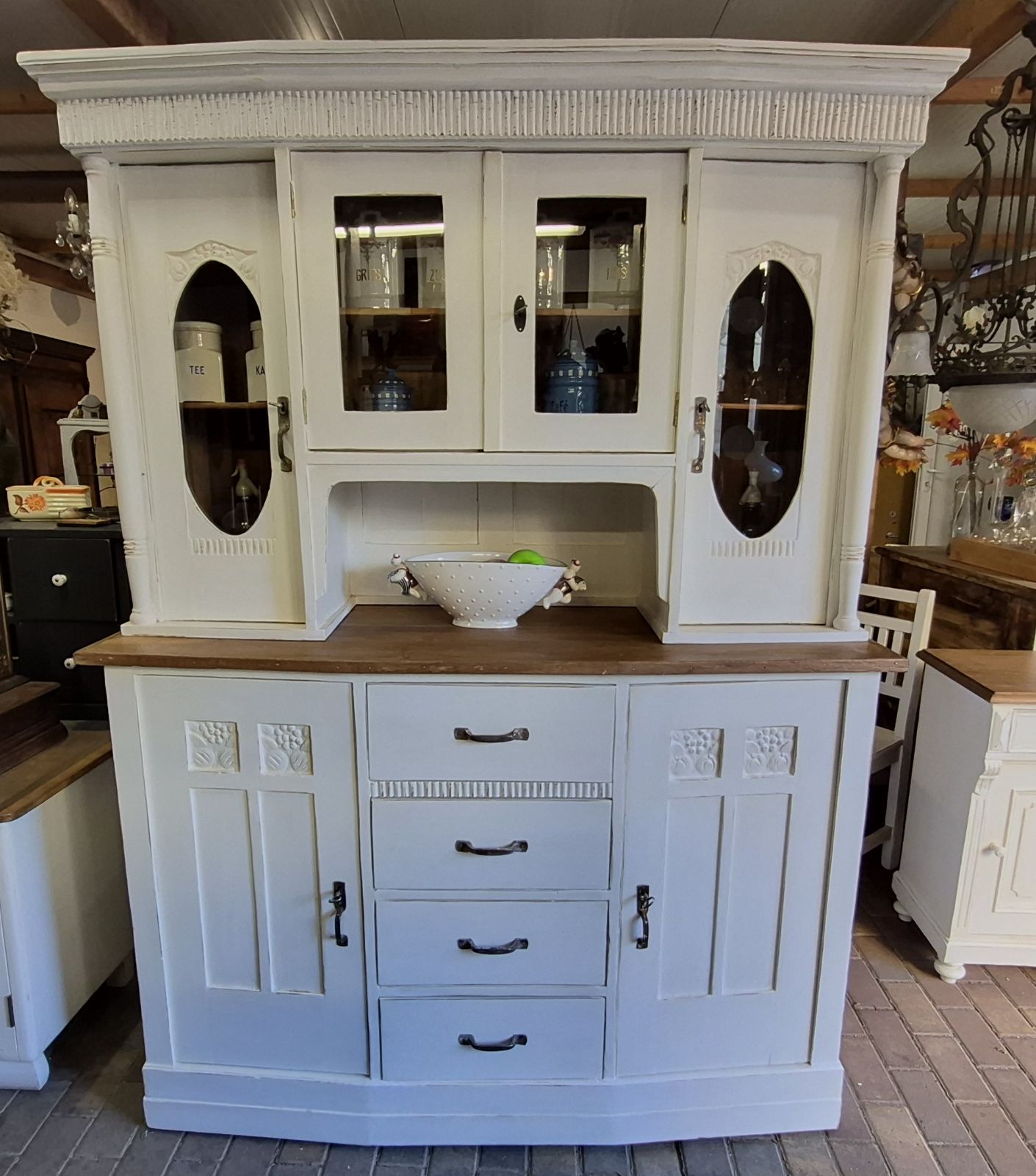 Antikes Buffet aus Weichholz um 1900
